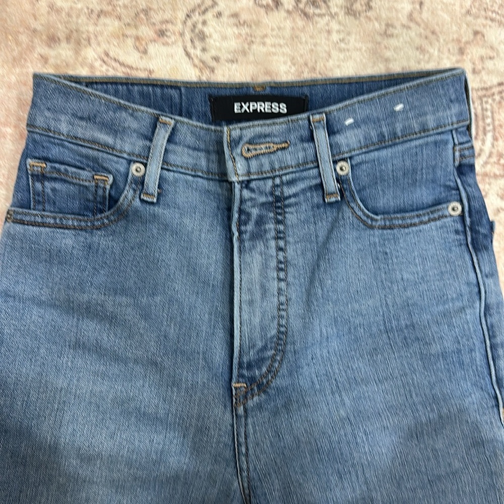 Express Super High Rise Straight Jeans - Picture 4 of 7